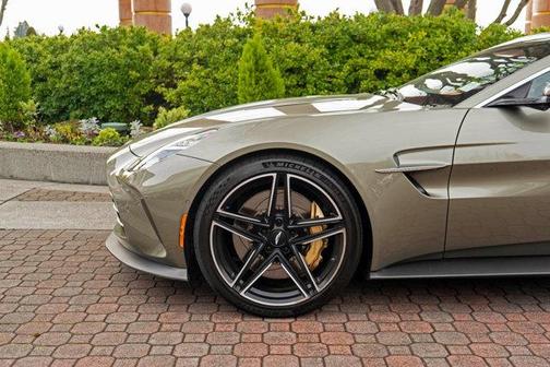 2025 Aston Martin Vantage Base