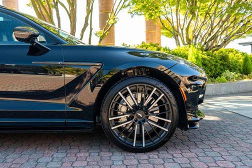 2025 Aston Martin DBX 707
