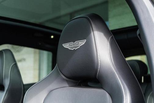 2025 Aston Martin DBX 707