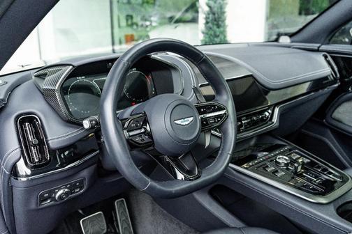 2025 Aston Martin DBX 707