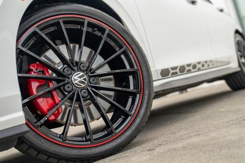 2023 Volkswagen Golf GTI 2.0T 40th Anniversary Edition
