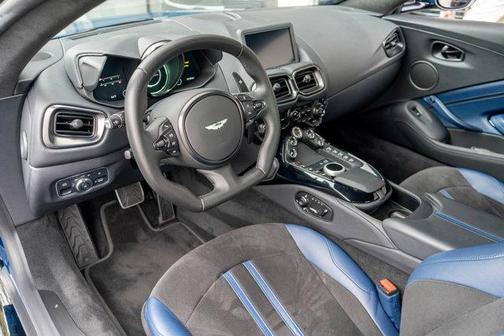 2022 Aston Martin Vantage 