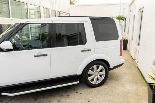 2016 Land Rover LR4 Base