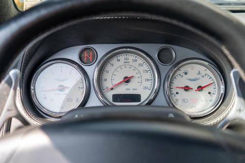 2002 Aston Martin V12 Vanquish V12