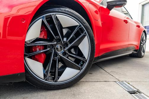 Tango Red Metallic 2022 Audi RS e-tron GT Base