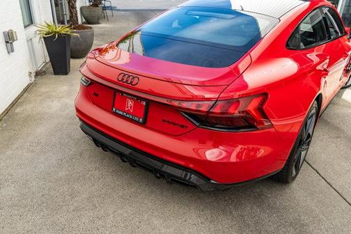 Tango Red Metallic 2022 Audi RS e-tron GT Base