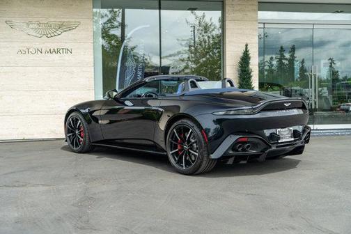 2022 Aston Martin Vantage 