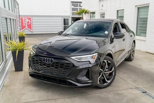 2024 Audi Q8 e-tron S line Premium