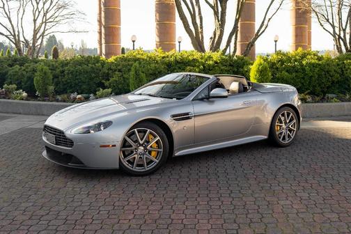 2015 Aston Martin Vantage GT Base