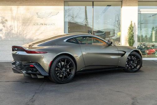 Photo 2 of 45 of 2019 Aston Martin Vantage Base