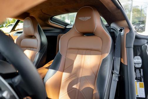 2025 Aston Martin Vantage Base