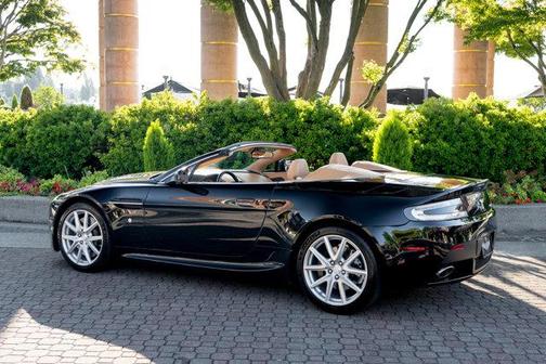 2015 Aston Martin V8 Vantage Base