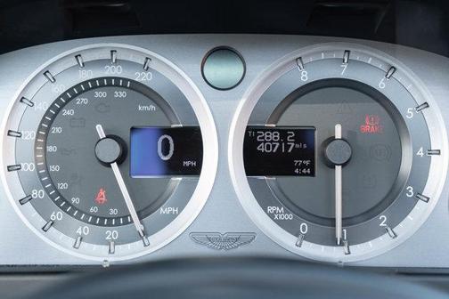 2015 Aston Martin V8 Vantage Base