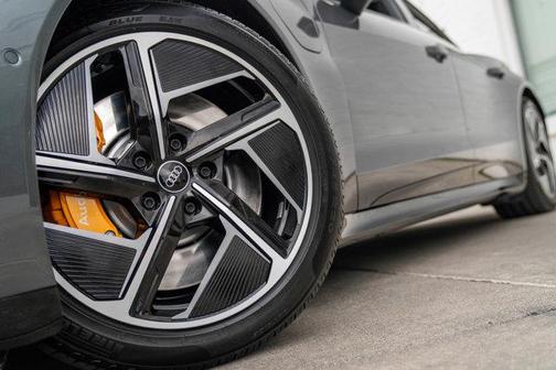 2023 Audi RS e-tron GT Base