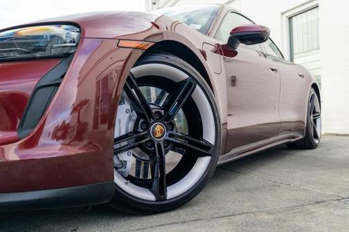 2022 Porsche Taycan Base