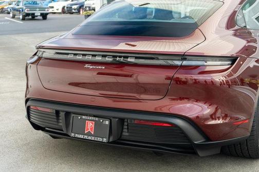 2022 Porsche Taycan Base