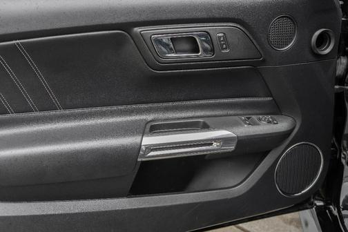 2016 Ford Shelby GT350 Base