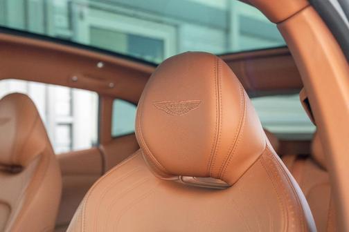 2021 Aston Martin DBX Base