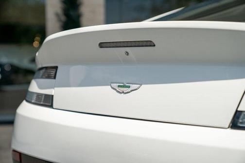 2015 Aston Martin Vantage GT Base
