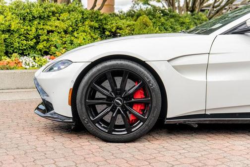 White 2020 Aston Martin Vantage Base