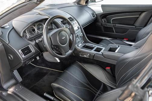 2013 Aston Martin DB9 Volante