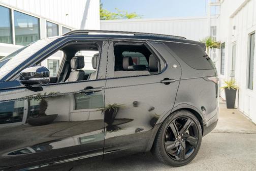 2022 Land Rover Discovery P360 R-Dynamic S