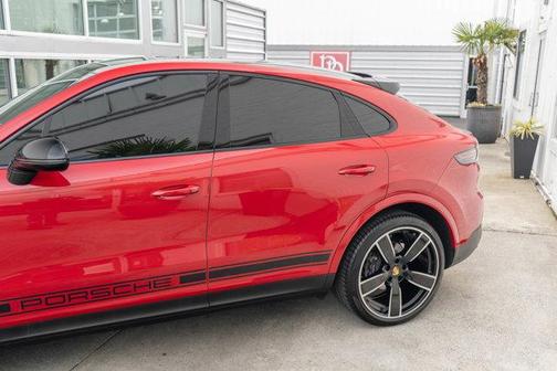 2022 Porsche Cayenne Platinum Edition