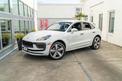 2022 Porsche Macan Base