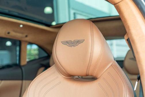 2021 Aston Martin DBX Base