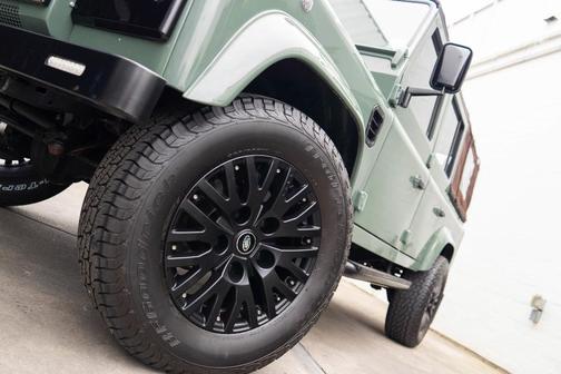 1990 Land Rover Defender 