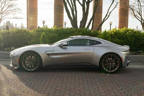 2025 Aston Martin Vantage Base