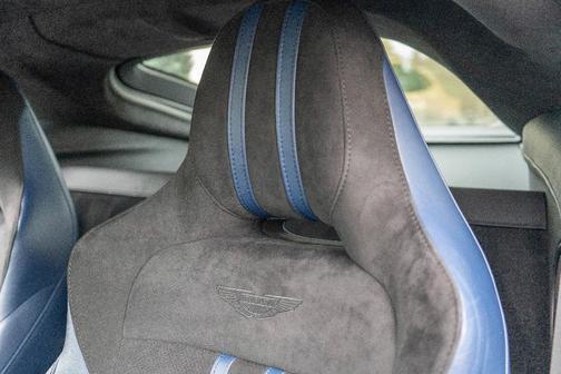 2022 Aston Martin Vantage 