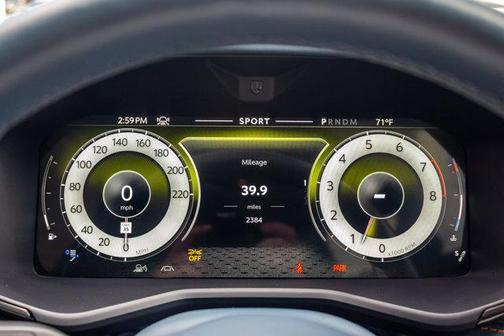 2025 Aston Martin DBX 707