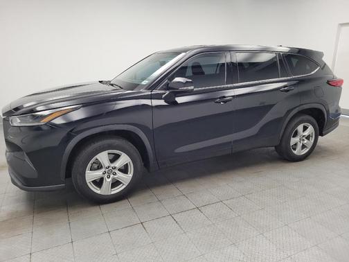 Midnight Black Metallic 2021 Toyota Highlander L