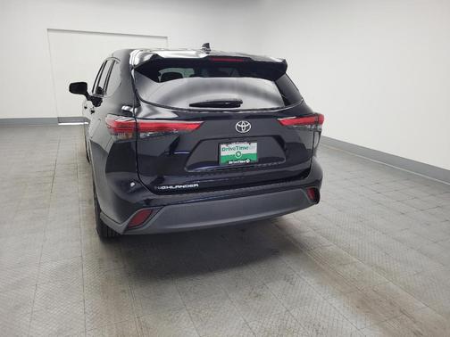 Midnight Black Metallic 2021 Toyota Highlander L