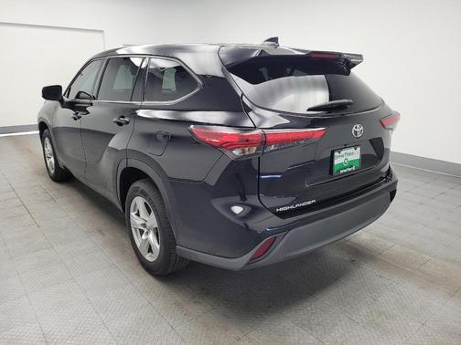 Midnight Black Metallic 2021 Toyota Highlander L