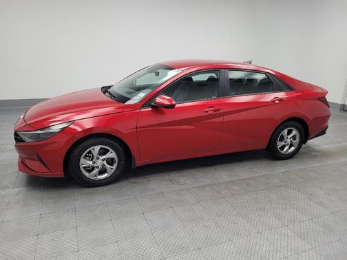 2023 Hyundai ELANTRA SE