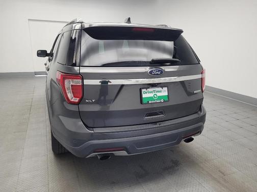 Magnetic Metallic 2018 Ford Explorer XLT