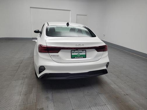 Snow White Pearl 2024 Kia Forte LXS