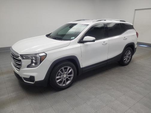 White 2024 GMC Terrain SLT