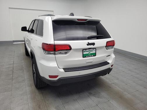 Bright White Clearcoat 2020 Jeep Grand Cherokee Laredo