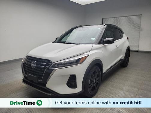 2022 Nissan Kicks SR