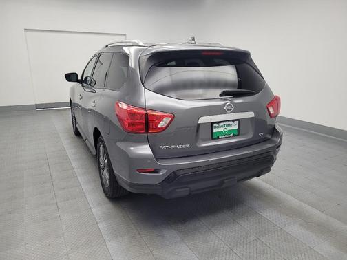 2020 Nissan Pathfinder SV