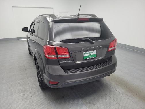 Granite Pearlcoat 2017 Dodge Journey SXT