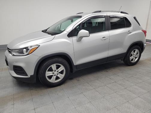 Silver Ice Metallic 2018 Chevrolet Trax LT