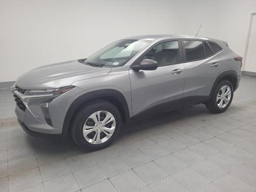 Sterling Gray Metallic 2024 Chevrolet Trax LS