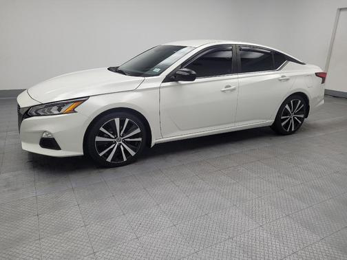 2021 Nissan Altima SR FWD