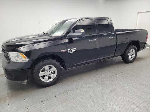 Diamond Black Crystal Pearlcoat 2021 RAM 1500 Tradesman