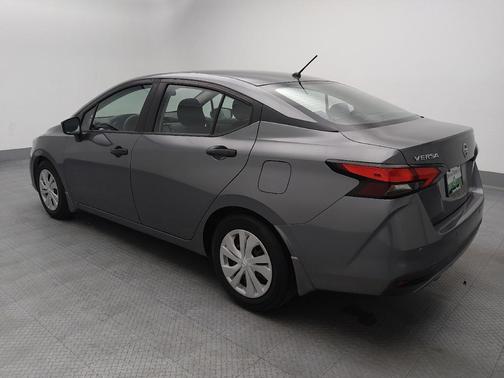 Gun Metallic 2020 Nissan Versa 1.6 S