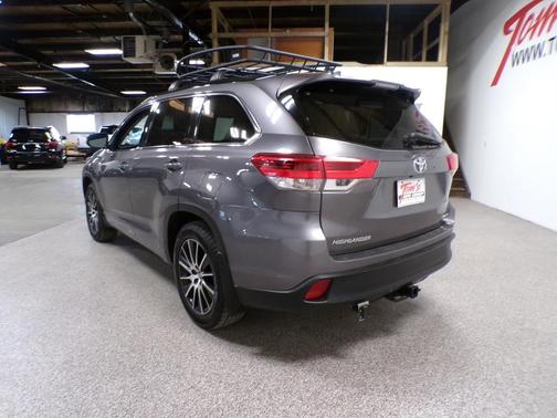 2017 Toyota Highlander SE